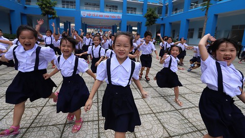Thầy quan tâm tới hạnh phúc của trò thì bạo lực sẽ giảm - Ảnh 1. Thầy quan tâm tới hạnh phúc của trò thì bạo lực sẽ giảm - Ảnh 1.
