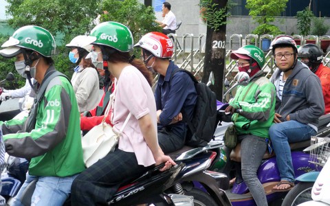 Doanh thu trên 100 triệu đồng/năm, tài xế xe công nghệ phải nộp thuế - Ảnh 1. Doanh thu trên 100 triệu đồng/năm, tài xế xe công nghệ phải nộp thuế - Ảnh 1.