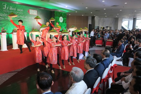 Nhộn nhịp khách quốc tế tìm tour du lịch Việt Nam - Ảnh 3. Nhộn nhịp khách quốc tế tìm tour du lịch Việt Nam - Ảnh 3.