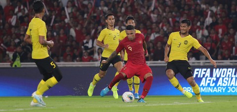 Malaysia thắng ngược Indonesia ở phút 90+7 - Ảnh 1. Malaysia thắng ngược Indonesia ở phút 90+7 - Ảnh 1.
