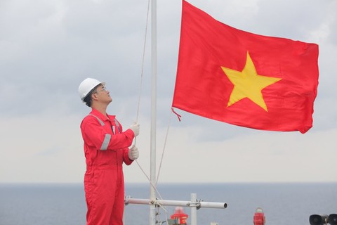 Fitch Ratings xếp hạng tín nhiệm tài chính của PVN ở mức BB+ - Ảnh 1. Fitch Ratings xếp hạng tín nhiệm tài chính của PVN ở mức BB+ - Ảnh 1.