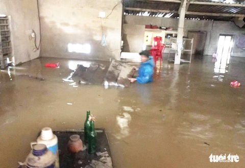 Mưa lũ, 222 trường ở Hà Tĩnh và 135 trường ở Nghệ An phải dừng khai giảng - Ảnh 1. Mưa lũ, 222 trường ở Hà Tĩnh và 135 trường ở Nghệ An phải dừng khai giảng - Ảnh 1.