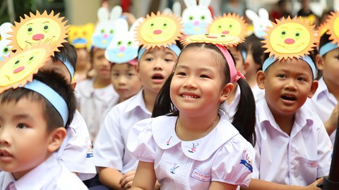 Gửi con trước thềm năm học mới: Khi nào cần, con hãy cứ ôm mẹ - Ảnh 1. Gửi con trước thềm năm học mới: Khi nào cần, con hãy cứ ôm mẹ - Ảnh 1.