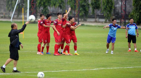 Cựu binh Bangkok tại AFF Cup 2008 gửi đàn em: Hãy thoải mái vào trận - Ảnh 1. Cựu binh Bangkok tại AFF Cup 2008 gửi đàn em: Hãy thoải mái vào trận - Ảnh 1.