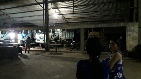 Sửa xe tại lò gạch, nam tài xế bị cabin xe ben đè chết - Ảnh 1. Sửa xe tại lò gạch, nam tài xế bị cabin xe ben đè chết - Ảnh 1.