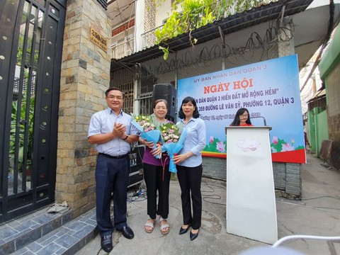 Người dân 8 phường ở quận 3 đồng loạt hiến đất vàng mở rộng hẻm - Ảnh 5. Người dân 8 phường ở quận 3 đồng loạt hiến đất vàng mở rộng hẻm - Ảnh 5.
