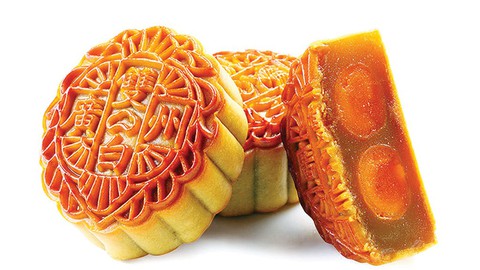 Vì sao trứng vịt muối được chọn để làm nhân bánh trung thu? - Ảnh 2. Vì sao trứng vịt muối được chọn để làm nhân bánh trung thu? - Ảnh 2.