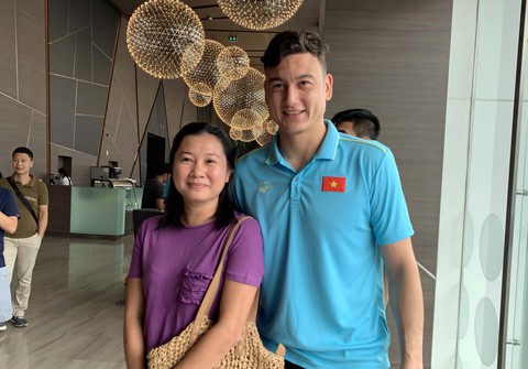 Thủ môn Văn Lâm bịn rịn chia tay ông Park và đồng đội - Ảnh 4. Thủ môn Văn Lâm bịn rịn chia tay ông Park và đồng đội - Ảnh 4.