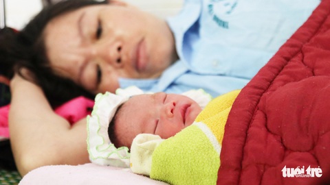 Vượt lũ đưa sản phụ đi... vượt cạn - Ảnh 2. Vượt lũ đưa sản phụ đi... vượt cạn - Ảnh 2.