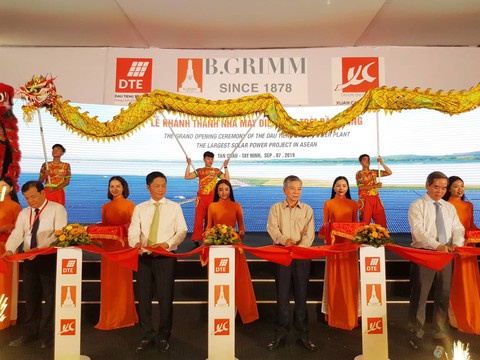 Khánh thành cụm năng lượng mặt trời Dầu Tiếng, lớn nhất Đông Nam Á - Ảnh 1. Khánh thành cụm năng lượng mặt trời Dầu Tiếng, lớn nhất Đông Nam Á - Ảnh 1.