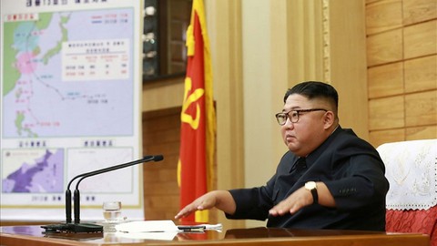 Ông Kim Jong Un họp khẩn, nói quan chức bất lực, vô tâm trước bão lớn - Ảnh 1. Ông Kim Jong Un họp khẩn, nói quan chức bất lực, vô tâm trước bão lớn - Ảnh 1.