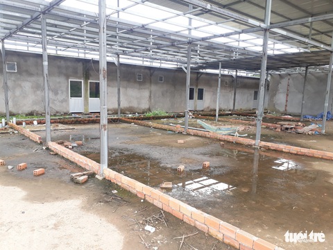 Doanh nghiệp hứa tài trợ... hết tiền, dân sạt lở Vàm Nao vất vả hơn 2 năm - Ảnh 1. Doanh nghiệp hứa tài trợ... hết tiền, dân sạt lở Vàm Nao vất vả hơn 2 năm - Ảnh 1.