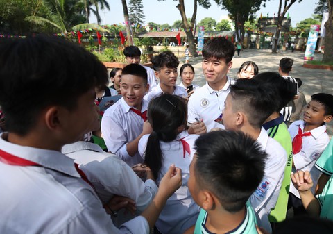 Văn Hậu: Không chỉ tôi, Thành Chung mà cầu thủ nào ở đây cũng tè dầm - Ảnh 4. Văn Hậu: Không chỉ tôi, Thành Chung mà cầu thủ nào ở đây cũng tè dầm - Ảnh 4.
