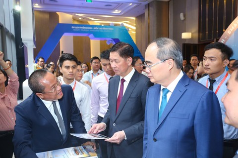 Du lịch thông minh không chỉ là chuyện của công nghệ - Ảnh 2. Du lịch thông minh không chỉ là chuyện của công nghệ - Ảnh 2.
