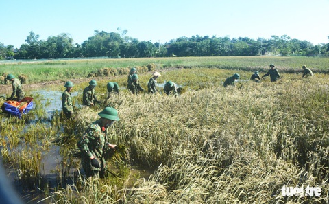 ‘Rốn lũ’ Hà Tĩnh những ngày ấm áp tình người - Ảnh 6. ‘Rốn lũ’ Hà Tĩnh những ngày ấm áp tình người - Ảnh 6.