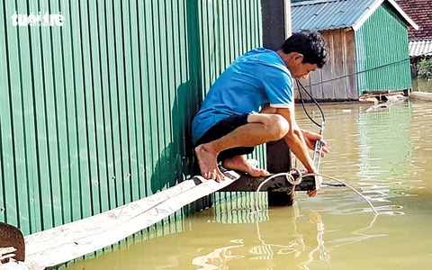 Phát minh lịch sử giúp nhà dân nổi lên an toàn ở rốn lũ - Ảnh 3. Phát minh lịch sử giúp nhà dân nổi lên an toàn ở rốn lũ - Ảnh 3.