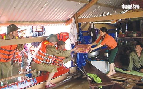 Phát minh lịch sử giúp nhà dân nổi lên an toàn ở rốn lũ - Ảnh 6. Phát minh lịch sử giúp nhà dân nổi lên an toàn ở rốn lũ - Ảnh 6.
