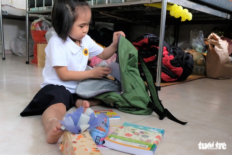 Lễ khai giảng ở bệnh viện của các chiến binh nhí - Ảnh 13. Lễ khai giảng ở bệnh viện của các chiến binh nhí - Ảnh 13.