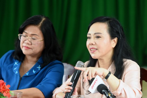 Bộ trưởng Nguyễn Thị Kim Tiến: Người dân còn coi thường sốt xuất huyết - Ảnh 1. Bộ trưởng Nguyễn Thị Kim Tiến: Người dân còn coi thường sốt xuất huyết - Ảnh 1.