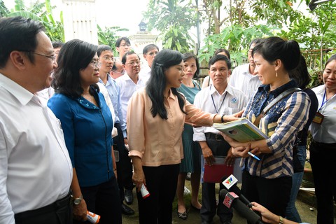 Bộ trưởng Nguyễn Thị Kim Tiến: Người dân còn coi thường sốt xuất huyết - Ảnh 4. Bộ trưởng Nguyễn Thị Kim Tiến: Người dân còn coi thường sốt xuất huyết - Ảnh 4.