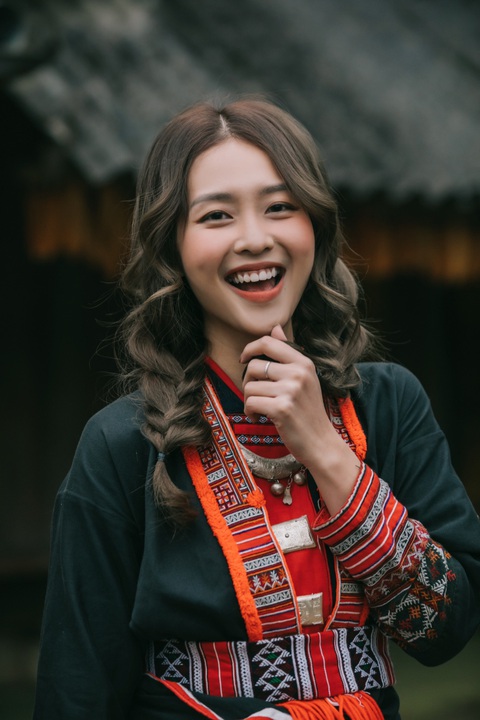 Khả Ngân, Phan Mạnh Quỳnh mở hàng V-pop 2020 - Ảnh 4. Khả Ngân, Phan Mạnh Quỳnh mở hàng V-pop 2020 - Ảnh 4.