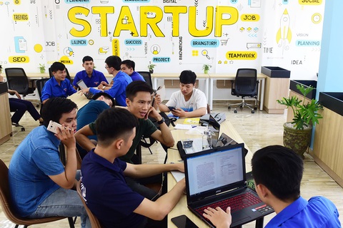 Đi cùng, bứt phá, vươn lên bằng công nghệ - Ảnh 3. Đi cùng, bứt phá, vươn lên bằng công nghệ - Ảnh 3.