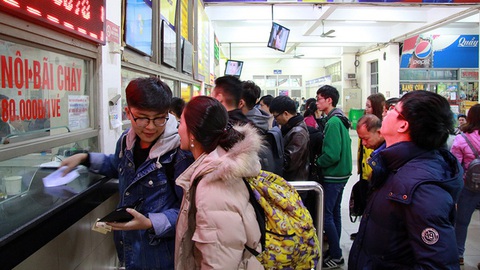 Phó cục trưởng Cục CSGT: Xử lý nghiêm xe vi phạm để đảm bảo người dân về quê ăn tết an toàn - Ảnh 2. Phó cục trưởng Cục CSGT: Xử lý nghiêm xe vi phạm để đảm bảo người dân về quê ăn tết an toàn - Ảnh 2.
