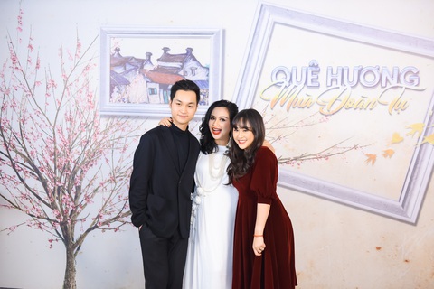 NSND Đặng Thái Sơn và người mẹ 102 tuổi tham gia cuộc đoàn tụ lớn trên truyền hình - Ảnh 11. NSND Đặng Thái Sơn và người mẹ 102 tuổi tham gia cuộc đoàn tụ lớn trên truyền hình - Ảnh 11.