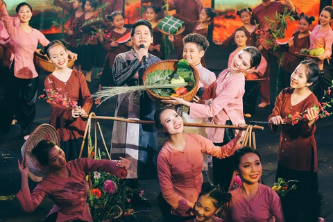 NSND Đặng Thái Sơn và người mẹ 102 tuổi tham gia cuộc đoàn tụ lớn trên truyền hình - Ảnh 5. NSND Đặng Thái Sơn và người mẹ 102 tuổi tham gia cuộc đoàn tụ lớn trên truyền hình - Ảnh 5.