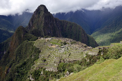 Peru trồng 1 triệu cây xanh bảo vệ thành phố cổ của người Inca - Ảnh 1. Peru trồng 1 triệu cây xanh bảo vệ thành phố cổ của người Inca - Ảnh 1.