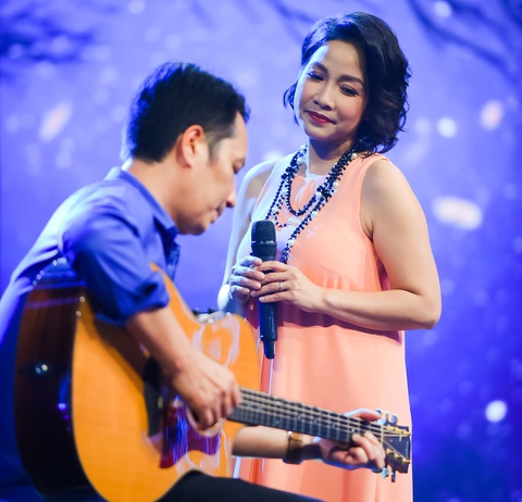 NSND Đặng Thái Sơn và người mẹ 102 tuổi tham gia cuộc đoàn tụ lớn trên truyền hình - Ảnh 3. NSND Đặng Thái Sơn và người mẹ 102 tuổi tham gia cuộc đoàn tụ lớn trên truyền hình - Ảnh 3.