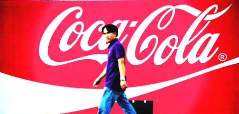 Bác xe ôm và Coca-Cola - Ảnh 1. Bác xe ôm và Coca-Cola - Ảnh 1.