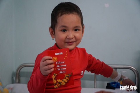 Ước mơ của Thúy mang Tết sớm đến cho các bệnh nhi tại Hà Nội - Ảnh 1. Ước mơ của Thúy mang Tết sớm đến cho các bệnh nhi tại Hà Nội - Ảnh 1.