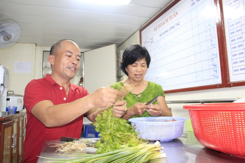 Mang tết ra nhà giàn DK1 - Ảnh 6. Mang tết ra nhà giàn DK1 - Ảnh 6.