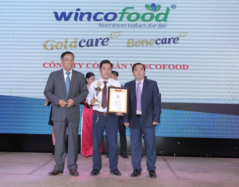 Wincofood nhận Top 10 Thương hiệu được tín nhiệm 2020 - Ảnh 1. Wincofood nhận Top 10 Thương hiệu được tín nhiệm 2020 - Ảnh 1.
