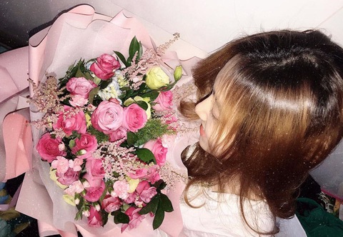 Món quà bất ngờ từ chủ tịch tập đoàn và những dòng thư - Ảnh 1. Món quà bất ngờ từ chủ tịch tập đoàn và những dòng thư - Ảnh 1.