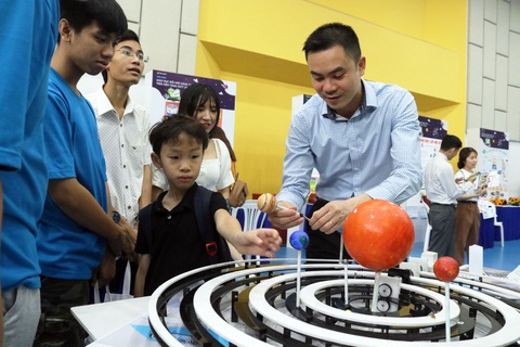 Giáo viên đổi mới lại nghe đồng nghiệp xì xầm: ‘Không lo dạy mà làm việc đâu đâu’ - Ảnh 2. Giáo viên đổi mới lại nghe đồng nghiệp xì xầm: ‘Không lo dạy mà làm việc đâu đâu’ - Ảnh 2.
