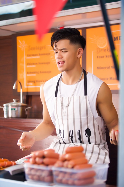Trọng Hiếu mở hàng năm mới bằng MV ‘Ăn đi cho sướng’ - Ảnh 5. Trọng Hiếu mở hàng năm mới bằng MV ‘Ăn đi cho sướng’ - Ảnh 5.