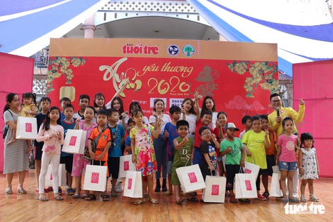 Mang tết vào bệnh viện với trẻ thơ - Ảnh 7. Mang tết vào bệnh viện với trẻ thơ - Ảnh 7.