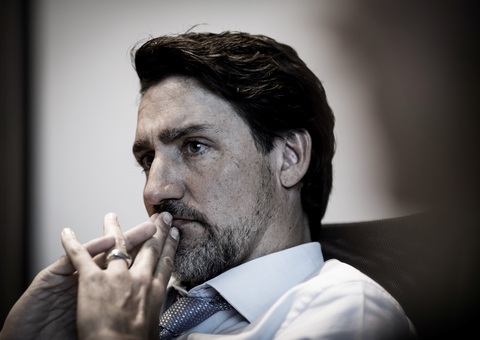 Vì sao Thủ tướng Canada Trudeau để râu rậm rạp? - Ảnh 1. Vì sao Thủ tướng Canada Trudeau để râu rậm rạp? - Ảnh 1.