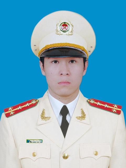 Tổ chức trọng thể lễ tang 3 liệt sĩ theo nghi thức của lực lượng CAND - Ảnh 2. Tổ chức trọng thể lễ tang 3 liệt sĩ theo nghi thức của lực lượng CAND - Ảnh 2.