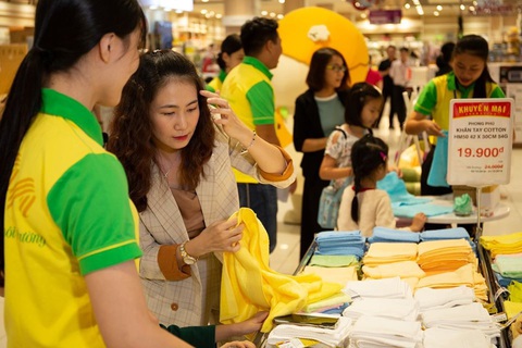 Xuân về và những chiếc khăn kết nối yêu thương - Ảnh 1. Xuân về và những chiếc khăn kết nối yêu thương - Ảnh 1.