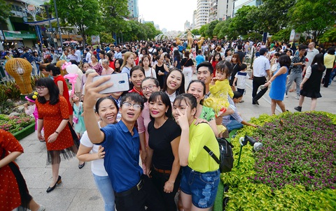 Tết đến để yêu thương nhiều hơn - Ảnh 1. Tết đến để yêu thương nhiều hơn - Ảnh 1.