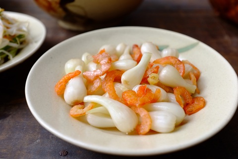 Làm củ cải ngâm mắm đường, kiệu chua ngọt kiểu miền Nam ăn Tết - Ảnh 2. Làm củ cải ngâm mắm đường, kiệu chua ngọt kiểu miền Nam ăn Tết - Ảnh 2.