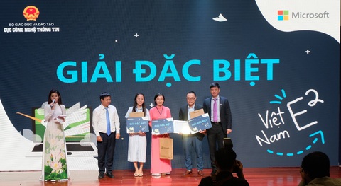 3 giáo viên đoạt giải đặc biệt về sáng tạo trong giáo dục - Ảnh 1. 3 giáo viên đoạt giải đặc biệt về sáng tạo trong giáo dục - Ảnh 1.