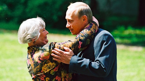 Nhảy múa cùng Bush, và những hình ảnh thú vị 20 năm ông Putin nắm quyền - Ảnh 5. Nhảy múa cùng Bush, và những hình ảnh thú vị 20 năm ông Putin nắm quyền - Ảnh 5.