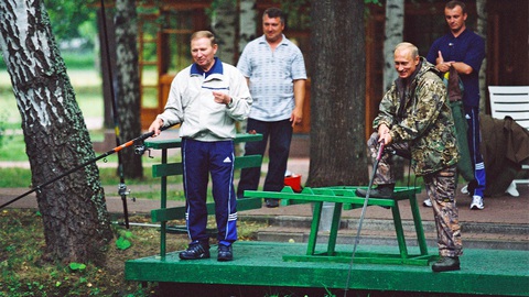Nhảy múa cùng Bush, và những hình ảnh thú vị 20 năm ông Putin nắm quyền - Ảnh 6. Nhảy múa cùng Bush, và những hình ảnh thú vị 20 năm ông Putin nắm quyền - Ảnh 6.