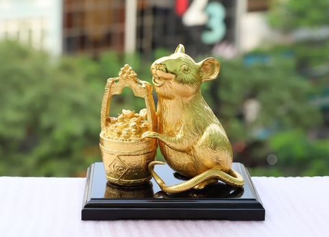 Tượng Chuột mạ vàng đón Tết Canh Tý và những ý nghĩa bất ngờ - Ảnh 3. Tượng Chuột mạ vàng đón Tết Canh Tý và những ý nghĩa bất ngờ - Ảnh 3.