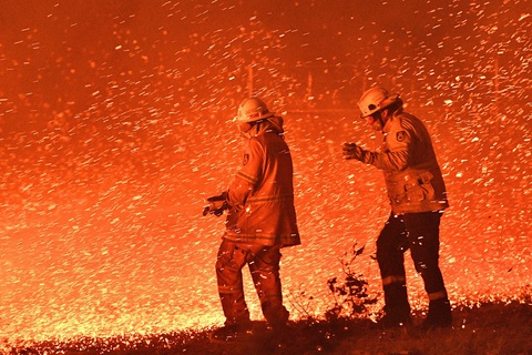 Biến đổi khí hậu làm tăng nguy cơ cháy rừng trên toàn cầu - Ảnh 1. Biến đổi khí hậu làm tăng nguy cơ cháy rừng trên toàn cầu - Ảnh 1.