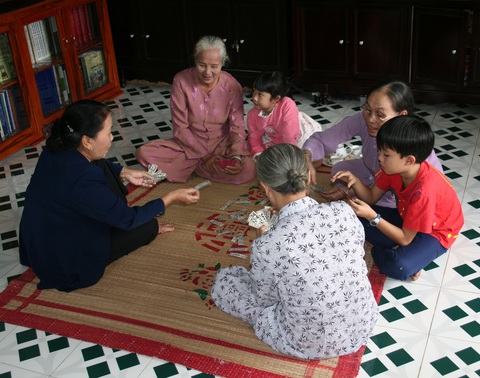 Chỉ còn một nghệ nhân duy nhất làm bài tới - Ảnh 12. Chỉ còn một nghệ nhân duy nhất làm bài tới - Ảnh 12.